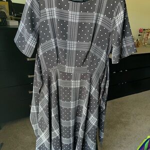 Elle Black and White Patterned Dress